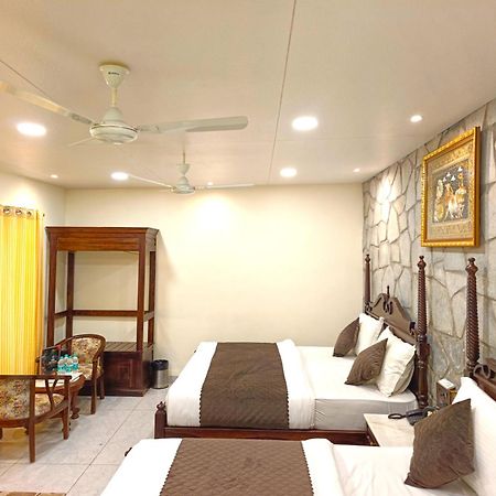 Hari Niwas - A Boutique Garden Resort Ábú-hegy Kültér fotó
