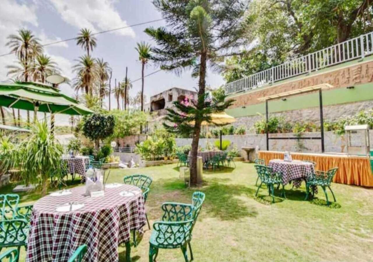 Hari Niwas - A Boutique Garden Resort Ábú-hegy Kültér fotó