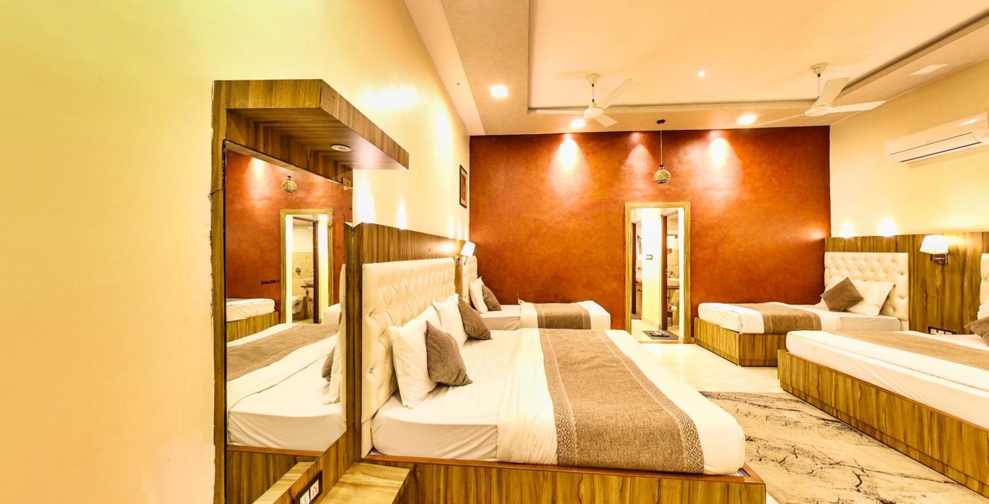 Hari Niwas - A Boutique Garden Resort Ábú-hegy Kültér fotó