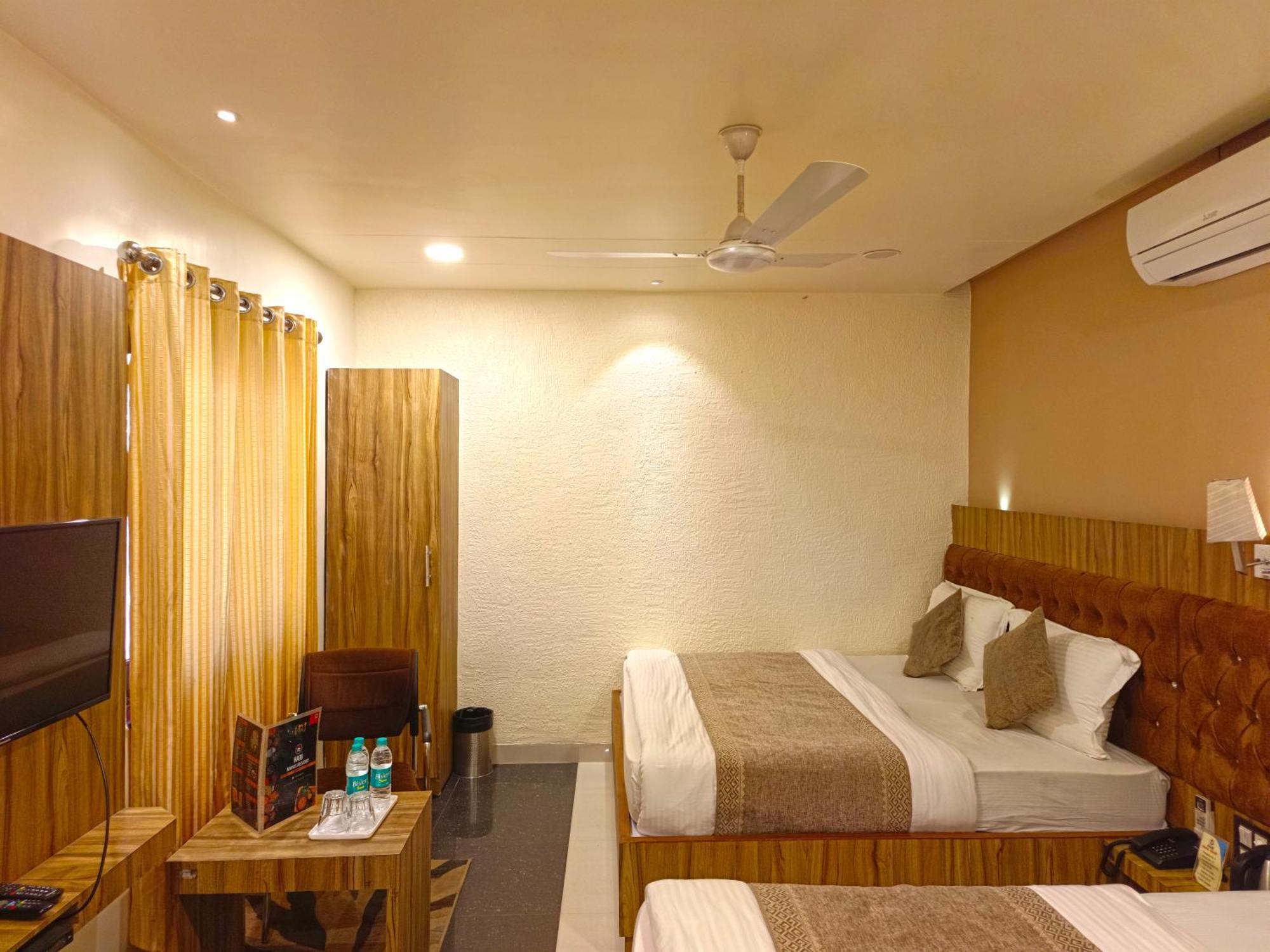 Hari Niwas - A Boutique Garden Resort Ábú-hegy Kültér fotó