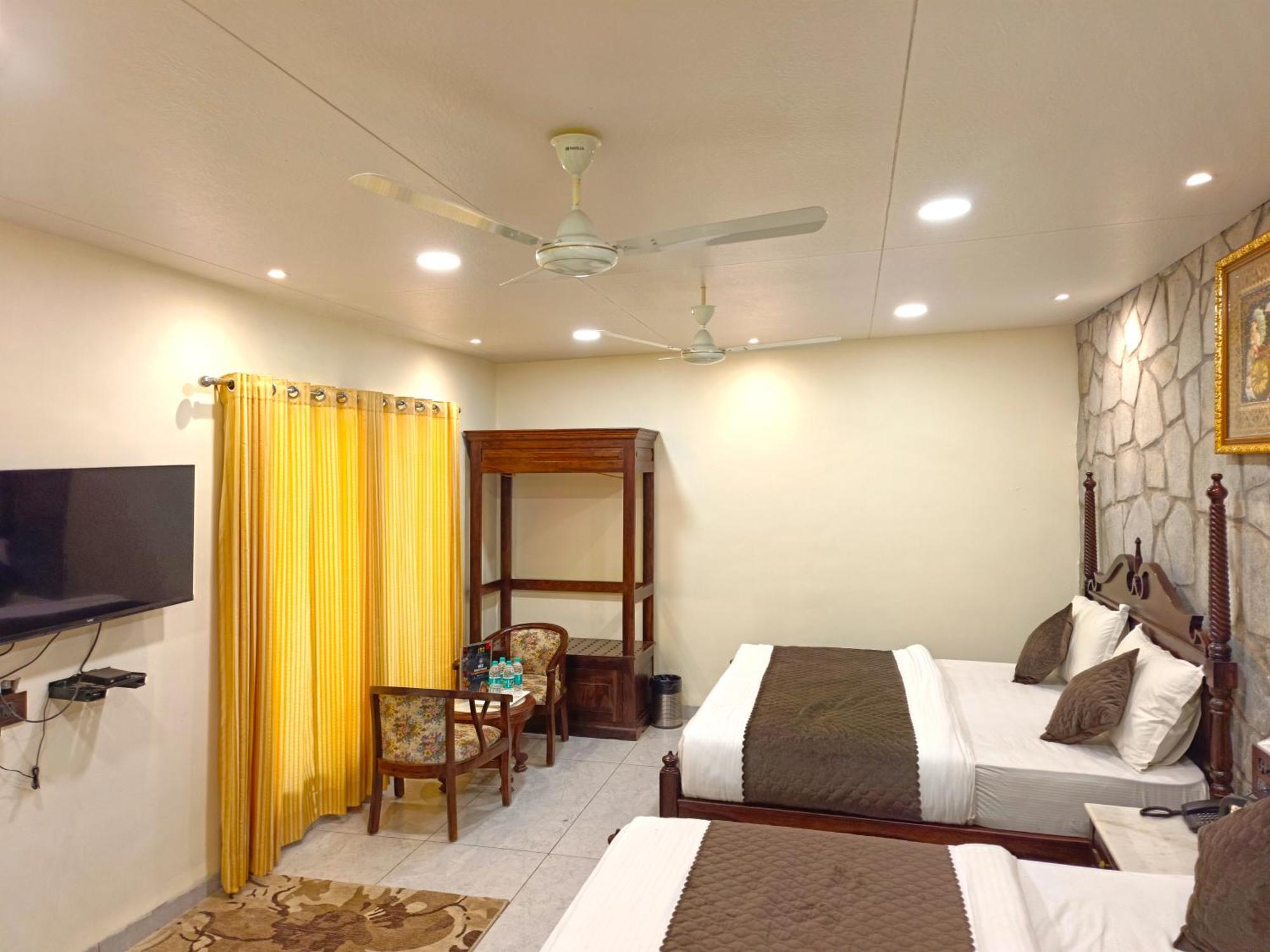 Hari Niwas - A Boutique Garden Resort Ábú-hegy Kültér fotó