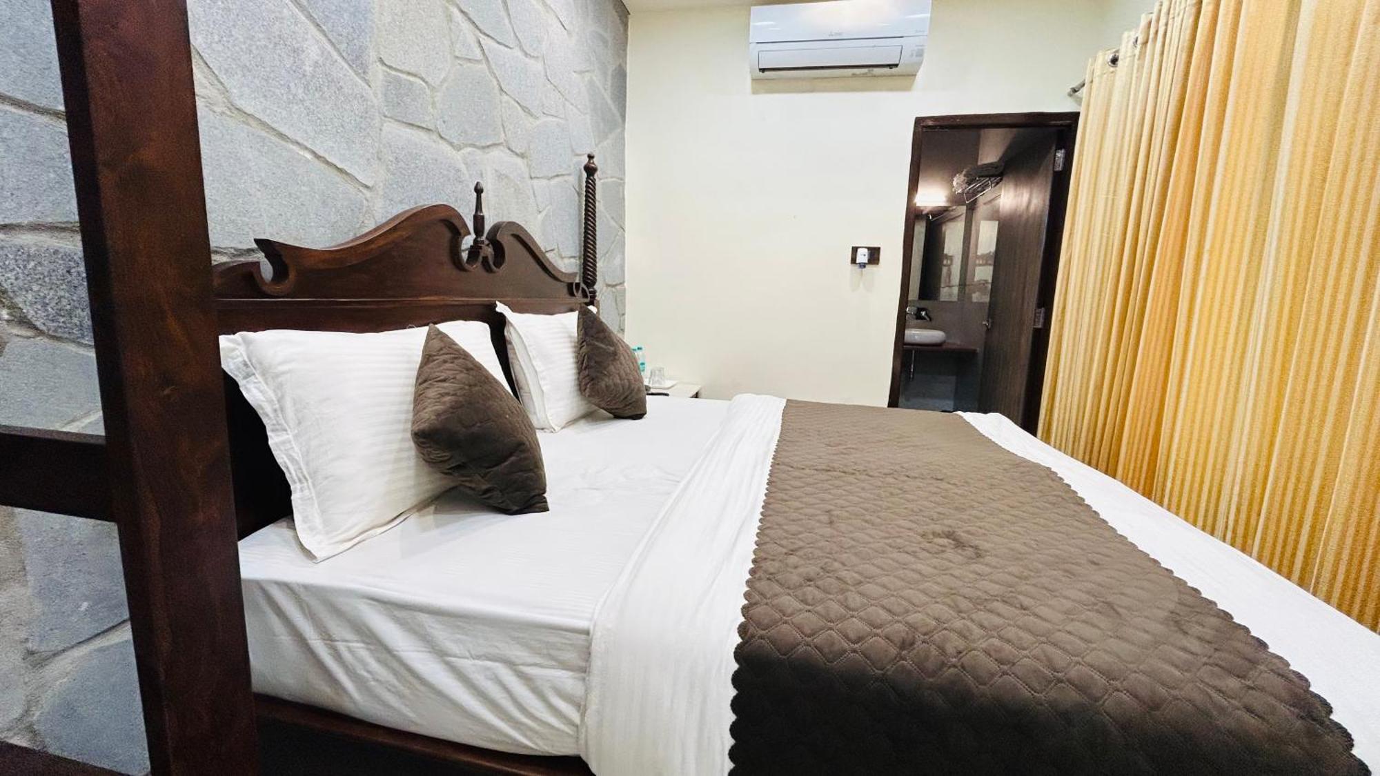 Hari Niwas - A Boutique Garden Resort Ábú-hegy Kültér fotó