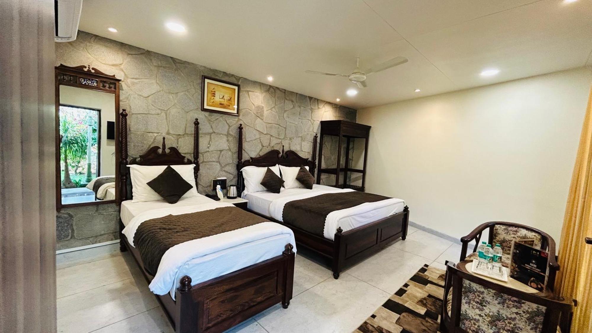 Hari Niwas - A Boutique Garden Resort Ábú-hegy Kültér fotó