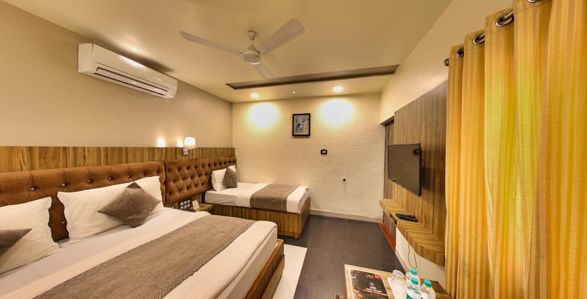 Hari Niwas - A Boutique Garden Resort Ábú-hegy Kültér fotó