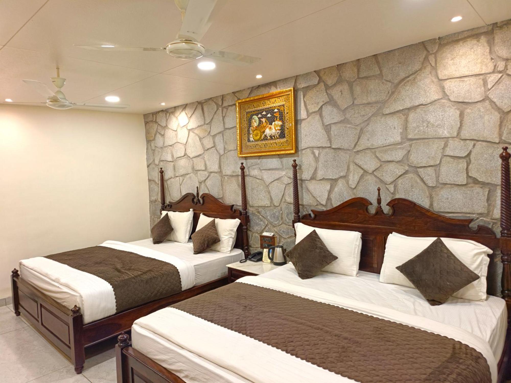 Hari Niwas - A Boutique Garden Resort Ábú-hegy Kültér fotó