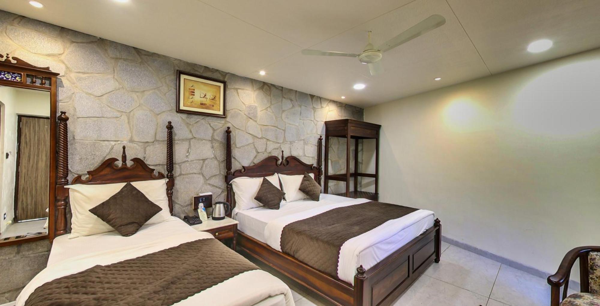 Hari Niwas - A Boutique Garden Resort Ábú-hegy Kültér fotó