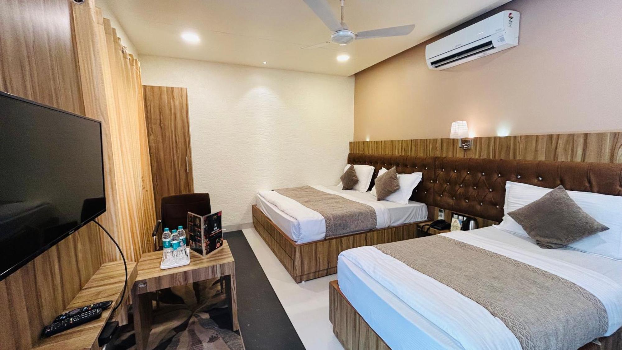 Hari Niwas - A Boutique Garden Resort Ábú-hegy Kültér fotó