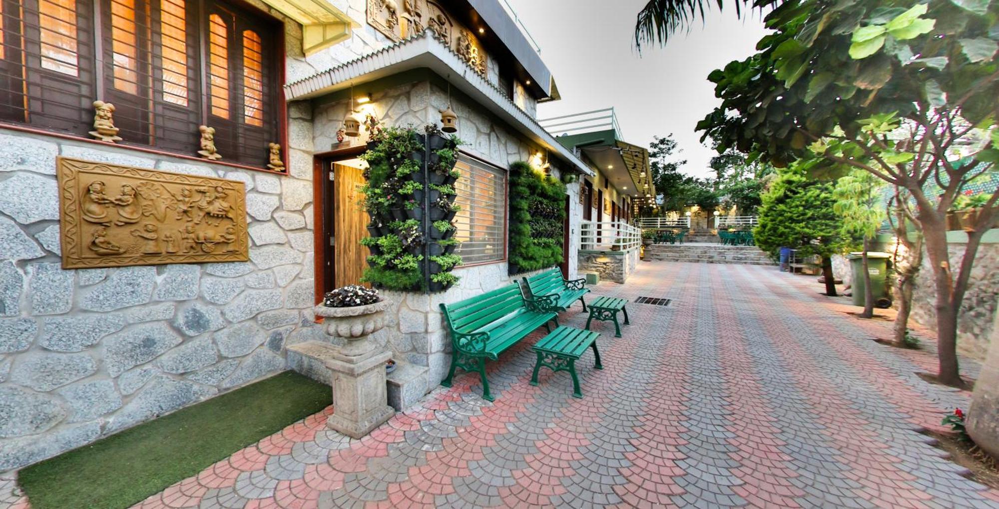 Hari Niwas - A Boutique Garden Resort Ábú-hegy Kültér fotó