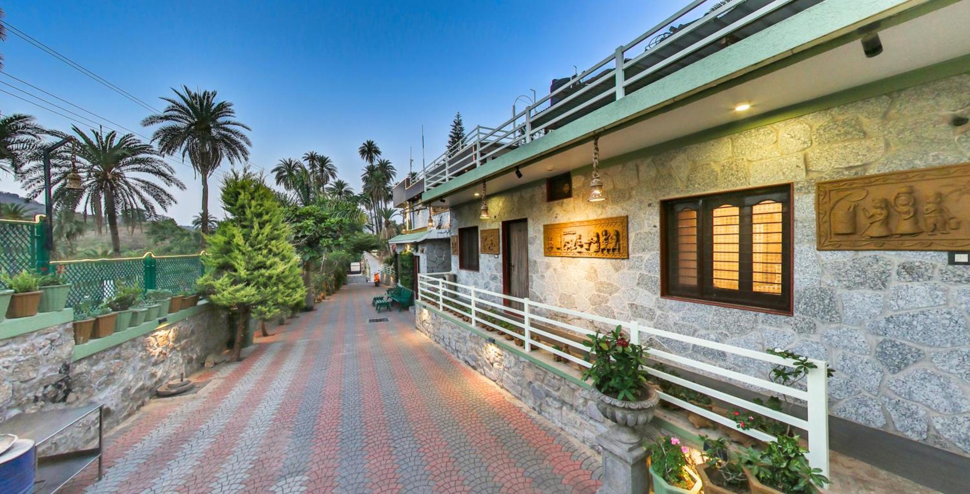 Hari Niwas - A Boutique Garden Resort Ábú-hegy Kültér fotó