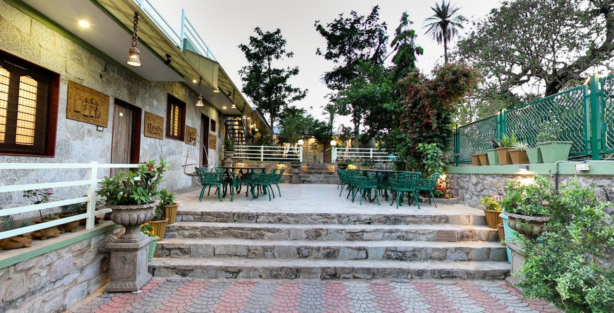 Hari Niwas - A Boutique Garden Resort Ábú-hegy Kültér fotó